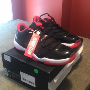 AIR JORDAN 11 RETRO LOW "BRED"
